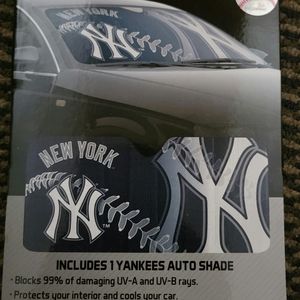 YANKEES WINDSHIELD COVER LOGO
